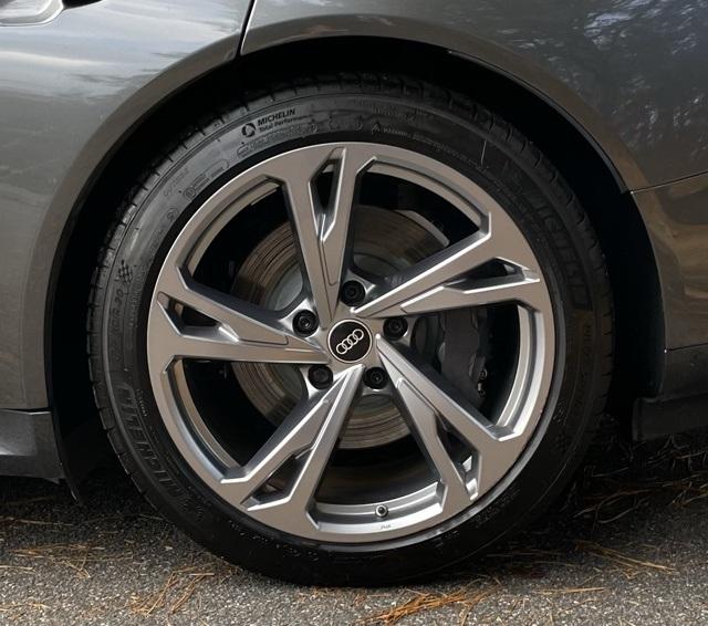 2022 Audi e-tron GT Premium Plus photo 3