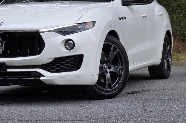 2019 Maserati Levante Base photo 2