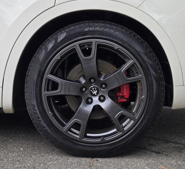 2019 Maserati Levante Base photo 4