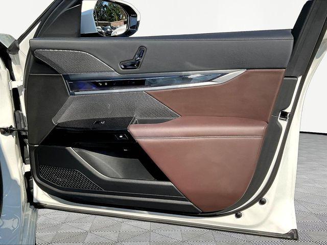 2023 BMW 7 Series 740i - Photo 30