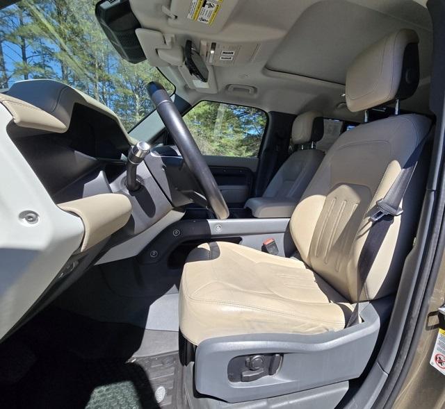 2020 Land Rover Defender 110 photo 13
