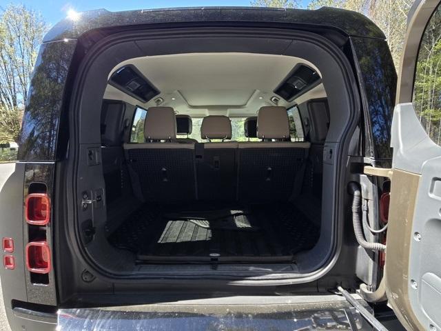 2020 Land Rover Defender 110 photo 19