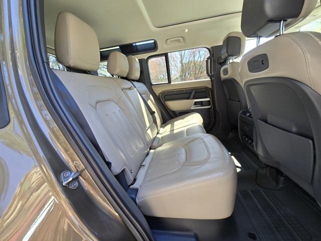 2020 Land Rover Defender 110 photo 22