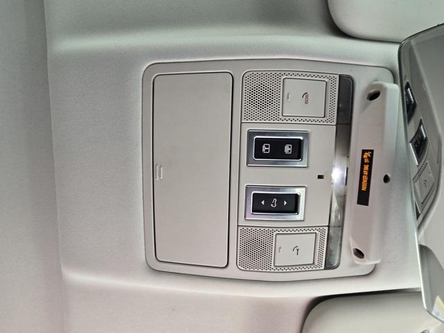 2020 Land Rover Defender 110 photo 34